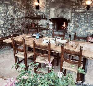 Dining - Villa Biancofiore: A characteristic and welcoming three-story ancient tuscan country house situated in the heart of the Tuscan countryside, with Free WI-FI. (Gaiole in Chianti)