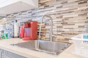 Private kitchen - Mississauga 2BDR Lower Unit Parking Self-check in (Mississauga)