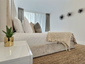 4 chambres, fer et planche à repasser, lit parapluie, Wi-Fi gratuit
