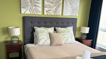 3 bedrooms, iron/ironing board, WiFi, bed sheets