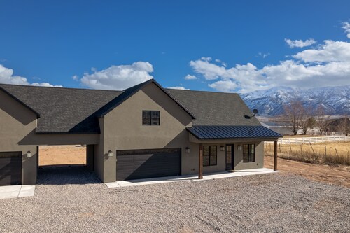 Cozy Cottage Inn sets in the heart of ATV trails and 3 National Parks. 