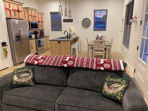 Una Smart TV, una chimenea