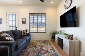 Smart-tv och eldstad