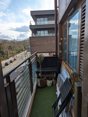 Elite Apartment, 1 Bedroom, Smoking, City View | Terrace/patio - Pony cosy&fam (London)