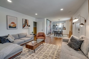 Smart TV - Charming House by Vanderbilt and Belmont University (Nashville)