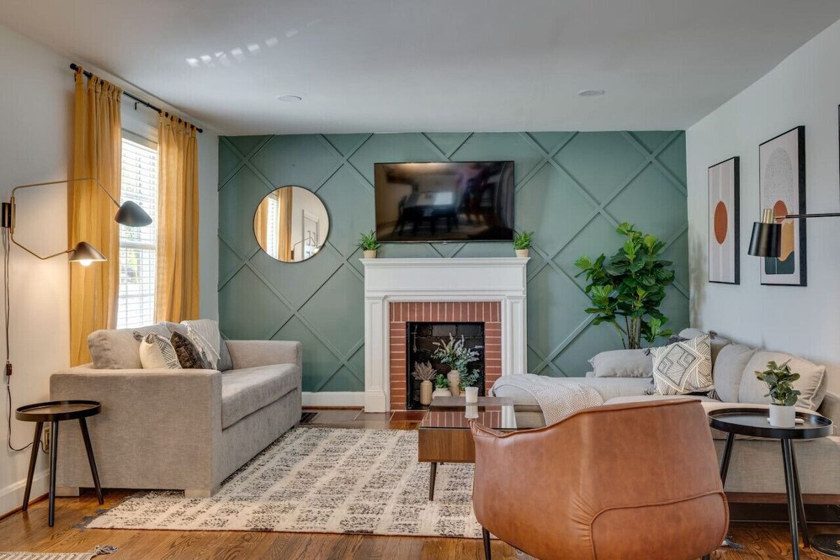 Charming Home with 4 Bedroom, 6 Beds in Hillsboro Village