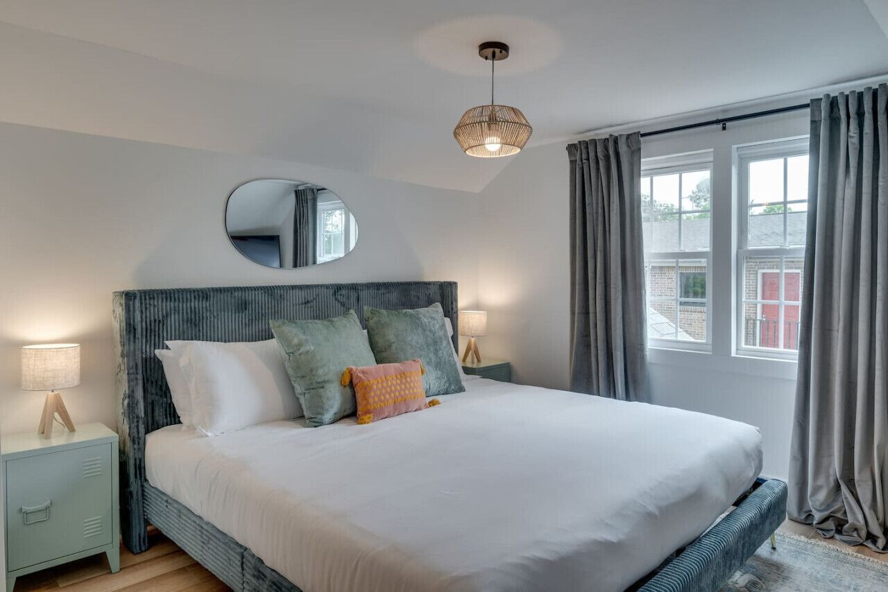 4 habitaciones, escritorio, tabla de planchar con plancha y wifi gratis 