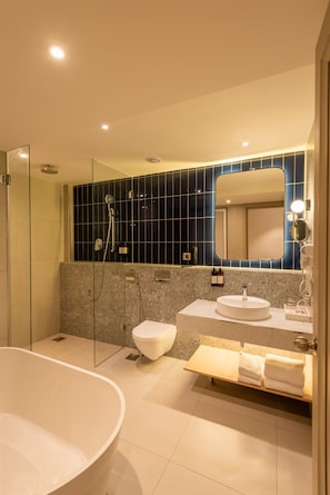 Suite with Balcony | Bathroom