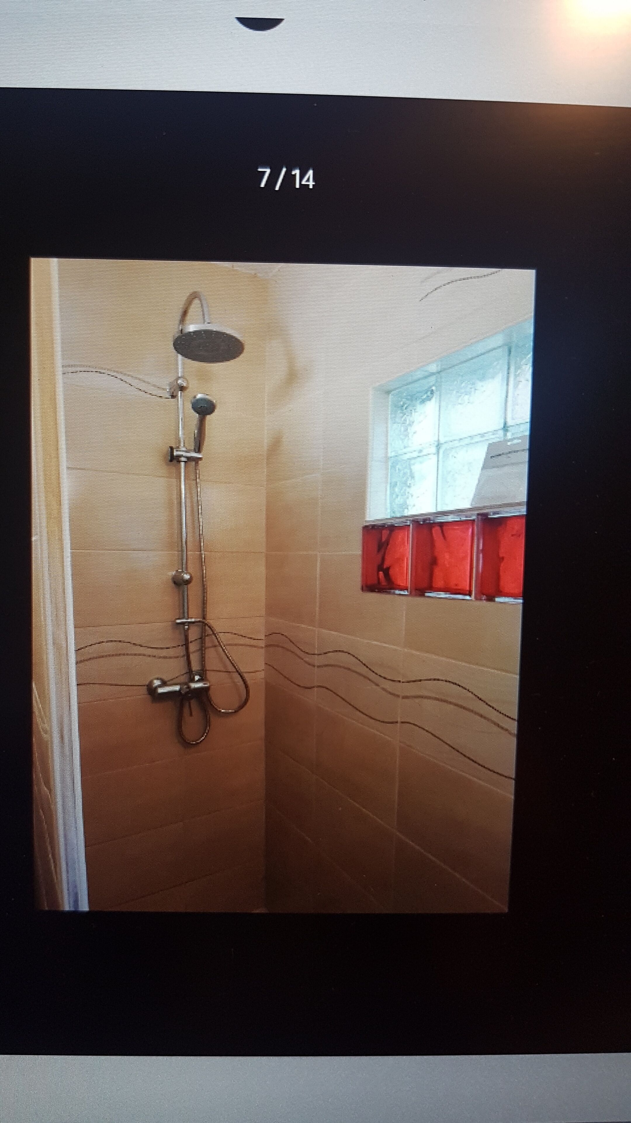 Haartrockner, Handtücher, Seife, Shampoo