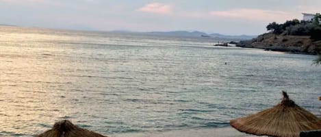 Chaise longue, serviettes de plage