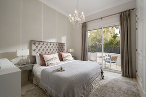 6 bedrooms, in-room safe, iron/ironing board, free WiFi - Villa Grace - Quinta do Lago (Almancil)