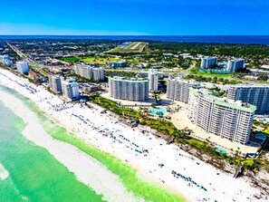 Beach nearby - The Palms: 4th flr-Jr Ste, Poolside view | Destin (Destin)