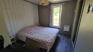 2 Schlafzimmer, Reisekinderbett, WLAN, Bettwäsche