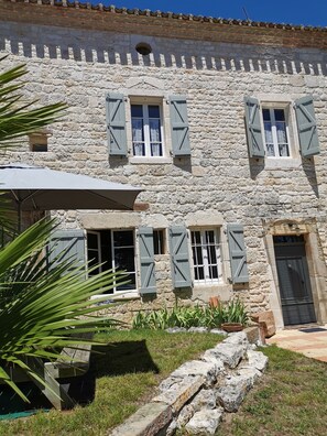 Exterior - Maison de Caractère Avec Piscine Privative (Noailles)