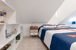2 bedrooms, iron/ironing board, Internet