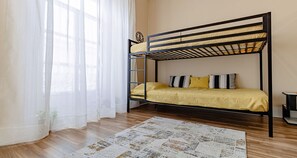 3 bedrooms, iron/ironing board, internet