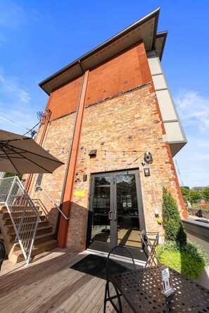 Exterior - The Flatiron | Views & Amazing Café | Near to ALL (Cincinnati)