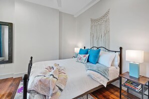 1 habitación, escritorio, tabla de planchar con plancha y wifi gratis 