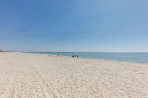 Una playa cerca
