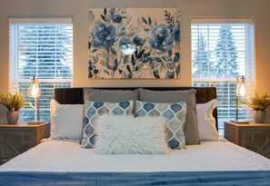 3 bedrooms, iron/ironing board, travel crib, WiFi - Idaho Getaway | Cozy Home Near River & Parks (Post Falls)