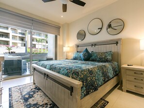 3 slaapkamers, een strijkplank/strijkijzer, gratis wifi, beddengoed