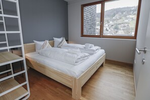 3 bedrooms, WiFi, bed sheets