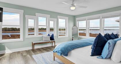 Otter Space | Waterfront | Dog Friendly | Hot Tub