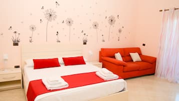 2 Schlafzimmer, Schreibtisch, Bügeleisen/Bügelbrett, Reisekinderbett
