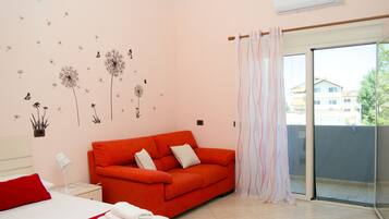 2 bedrooms, desk, iron/ironing board, travel crib