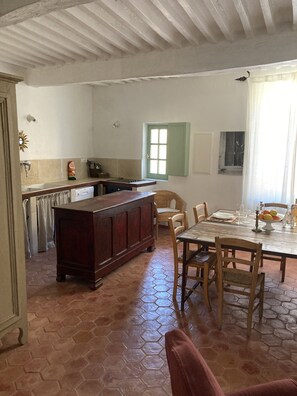 Dining - Maison village dans le Luberon (Saignon)