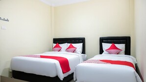 Family Studio | Free WiFi, bed sheets - OYO Life 1149 Hotel Mustika (Tanjung Pandan)