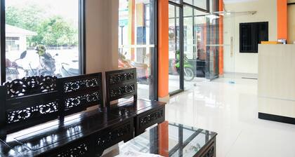 OYO Life 1149 Hotel Mustika