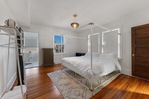 7 bedrooms, iron/ironing board, WiFi (free)