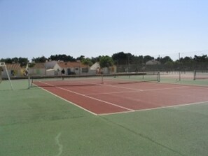 Sports court - Cozy house: heated pool, tennis, near the sea (Bretignolles-sur-Mer)