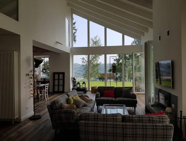 Älytelevisio, pöytäjalkapallopöytä