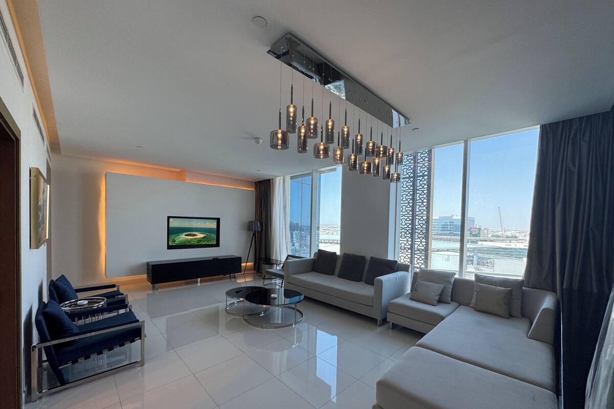 Appartement Luxe | Coin séjour | TV connectée de 50 cm avec chaînes numériques