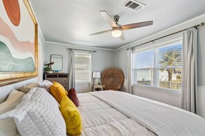 3 bedrooms, iron/ironing board, free WiFi, bed sheets - Perfect for Projects, Travels, or Transitions (Fernandina Beach)