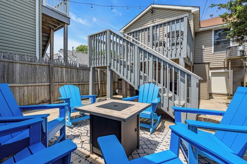Professionally Managed | 3 Blocks to Beach