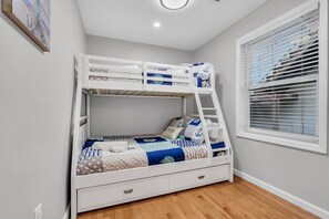 2 chambres, fer et planche à repasser, Wi-Fi gratuit, draps fournis