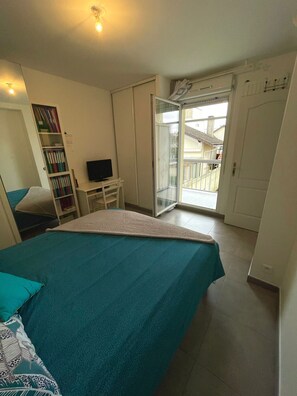 4 chambres, lit de bébé portatif, accès au Wi-Fi (inclus)