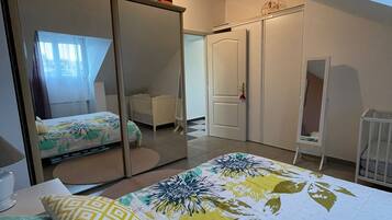 4 chambres, lit parapluie, Wi-Fi gratuit, draps fournis