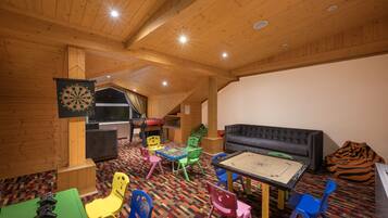 Zona de juegos infantil cubierta