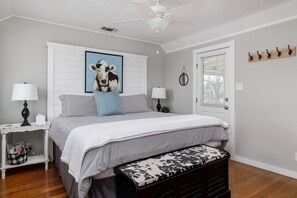 3 bedrooms, WiFi - Town Creek Haus - Close to Wineries and Main! (Fredericksburg)