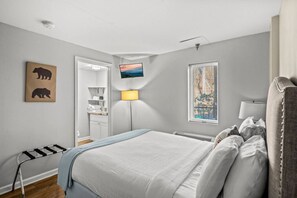 2 bedrooms, desk, free WiFi, bed sheets