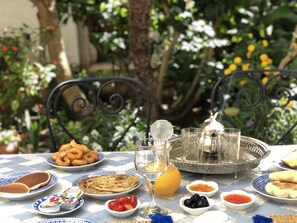 Free daily full breakfast