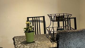 Free daily on-the-go breakfast