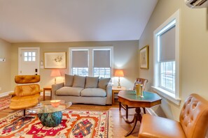 Living area - Orange Cottage w/ Hiking Access: 1 Mi to Lake Anna (Orange)