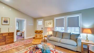 Cottage (2 Bedrooms) | Interior