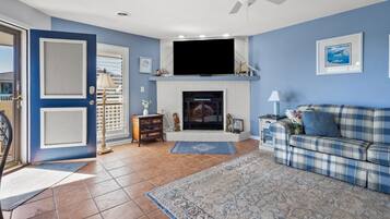 Condo, 2 Bedrooms | Living area | Smart TV