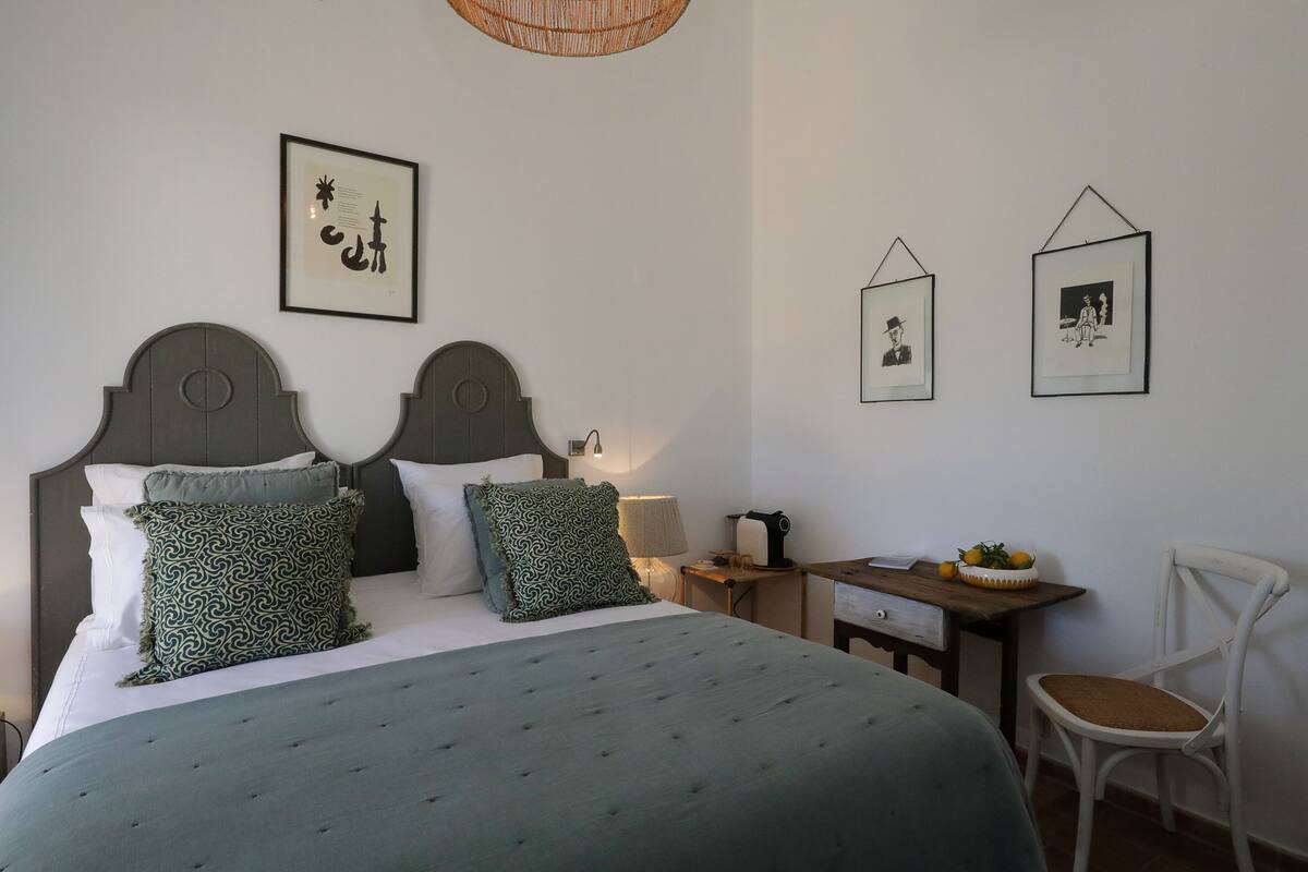 Kamar Comfort | Seprai katun Mesir, seprai premium, busa memori, dan brankas